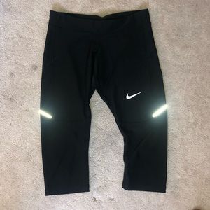 NIKE CROP LEGGINGS